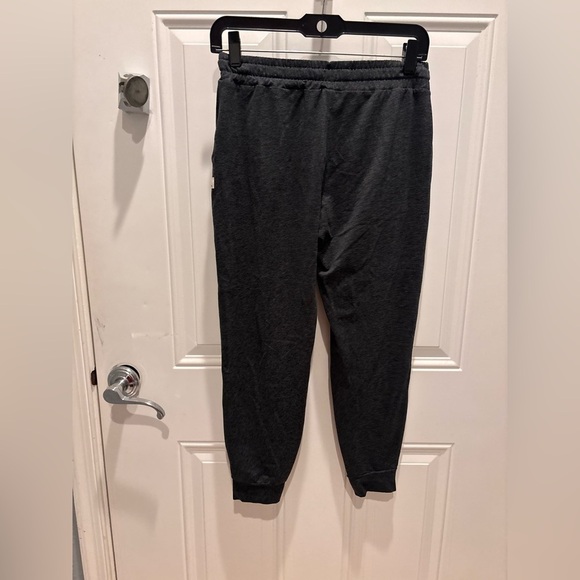 Vuori Performance Jogger sz small - Picture 3 of 6